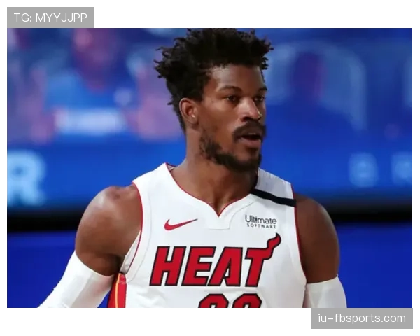 乔·杜马斯利用挡拆拉开空间提升三分命中率明显领先队友