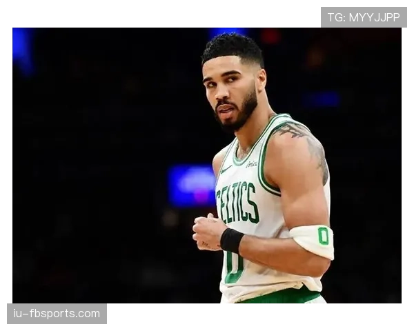 塔图姆挡拆拉开空间率队连续得分体现核心作用